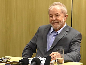 Por insuficiência probatória, TRF-1 tranca ação penal contra Lula